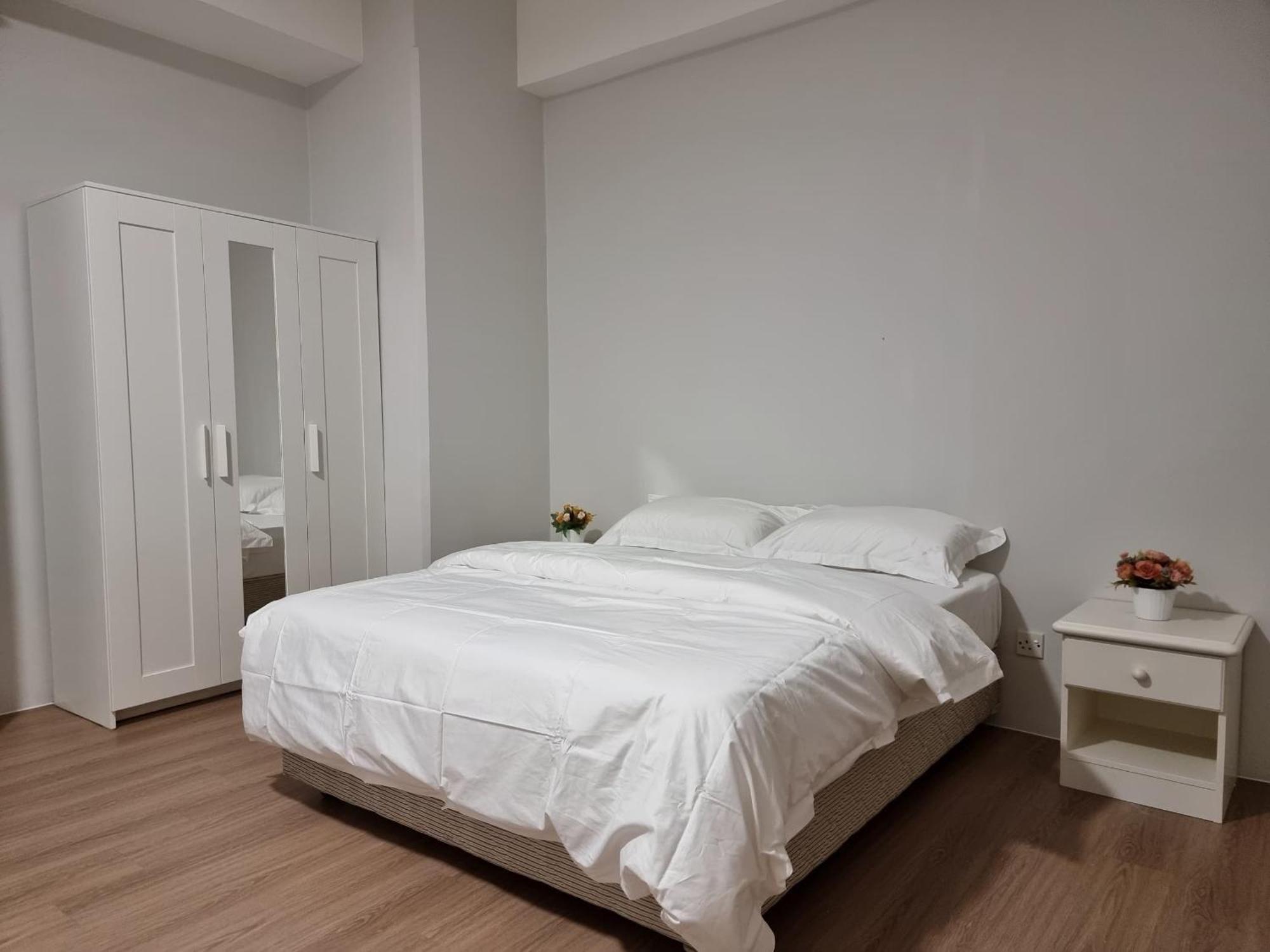 Cozzzy Hut Riverbank Suites Kuching With Spectacular River View ภายนอก รูปภาพ